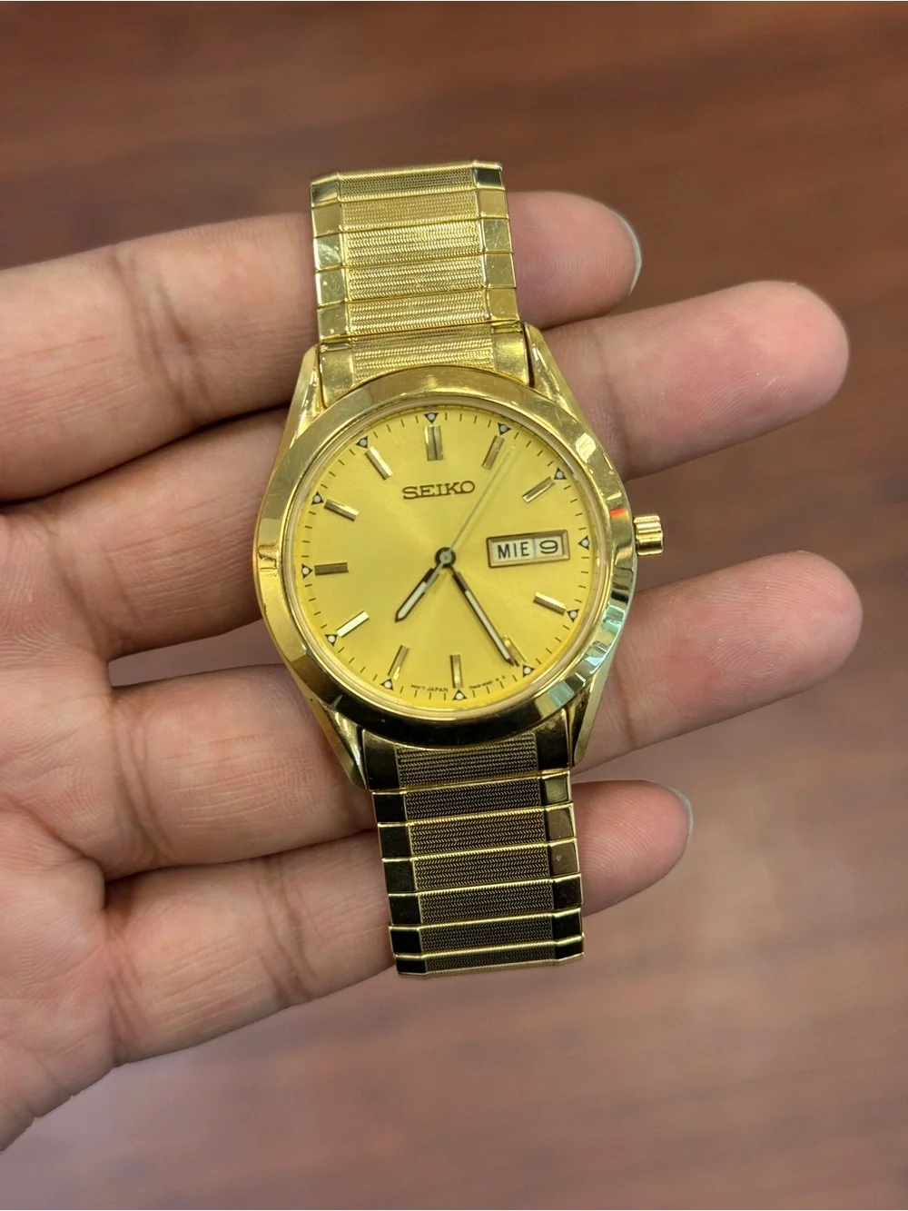 Seiko vintage mens adjustable strap Gold Watch with Gold Dial daydate watch